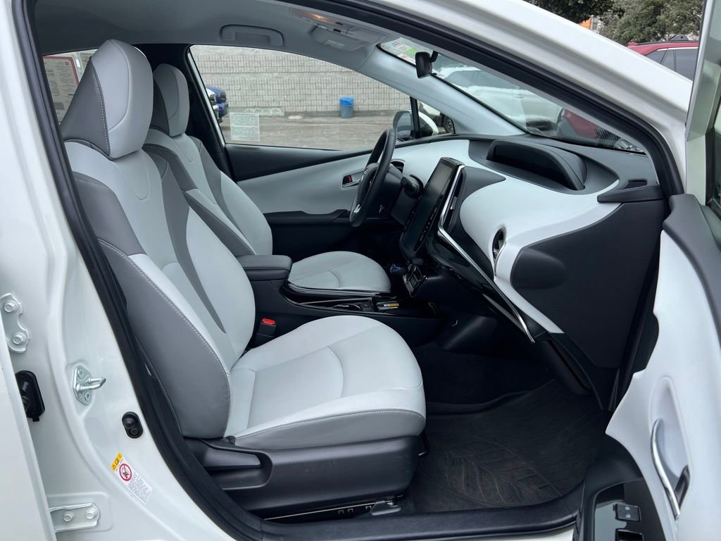 Used 2020 Toyota Prius Prime XLE FWD image 23