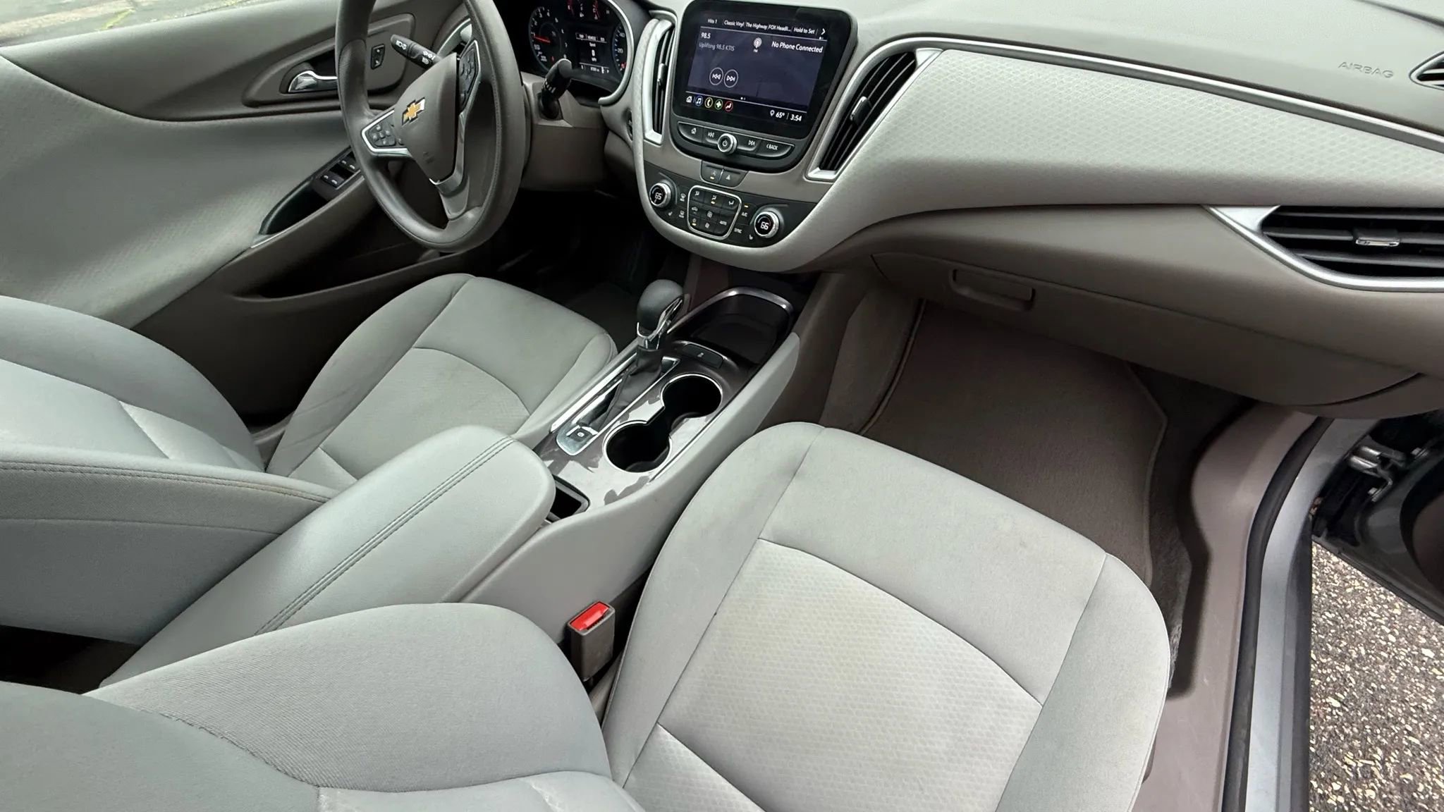 Used 2023 Chevrolet Malibu LT image 37