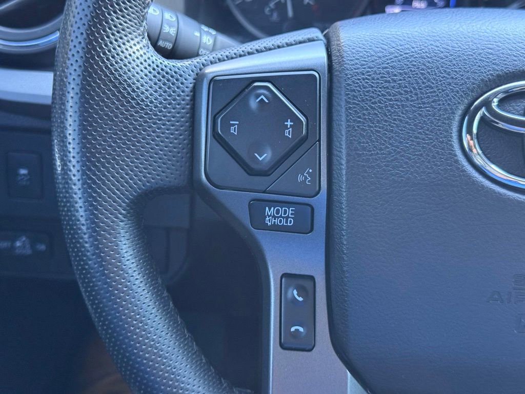 Used 2022 Toyota Tacoma TRD Off-Road AWD/4WD image 24