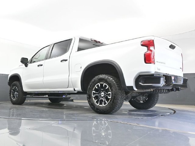 Used 2025 Chevrolet Silverado 1500 ZR2 w/ Technology Package AWD/4WD image 24