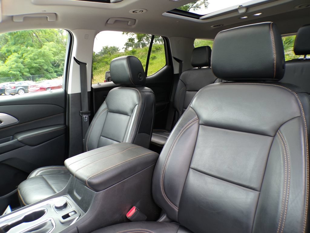 Used 2018 Chevrolet Traverse LT w/ LPO, Floor Liner Package AWD/4WD image 11