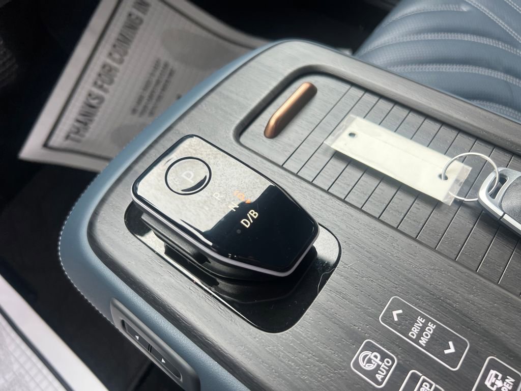 Used 2023 Nissan Ariya image 25