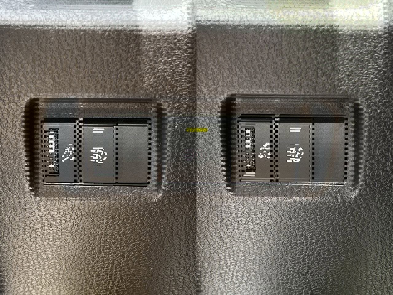 Used 2025 Toyota RAV4 XLE AWD/4WD image 20