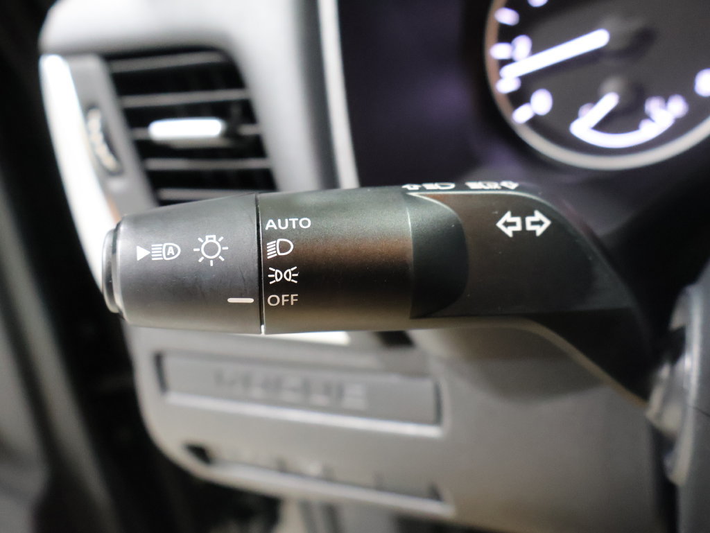 Used 2023 Nissan Rogue S AWD/4WD image 36