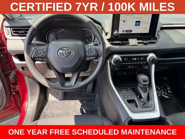 Used 2025 Toyota RAV4 XLE AWD/4WD image 17