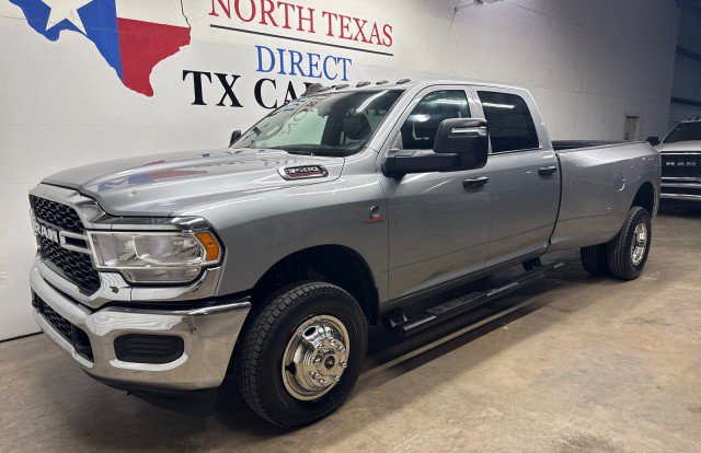Used 2024 RAM 3500 Tradesman w/ Chrome Appearance Group AWD/4WD image 12