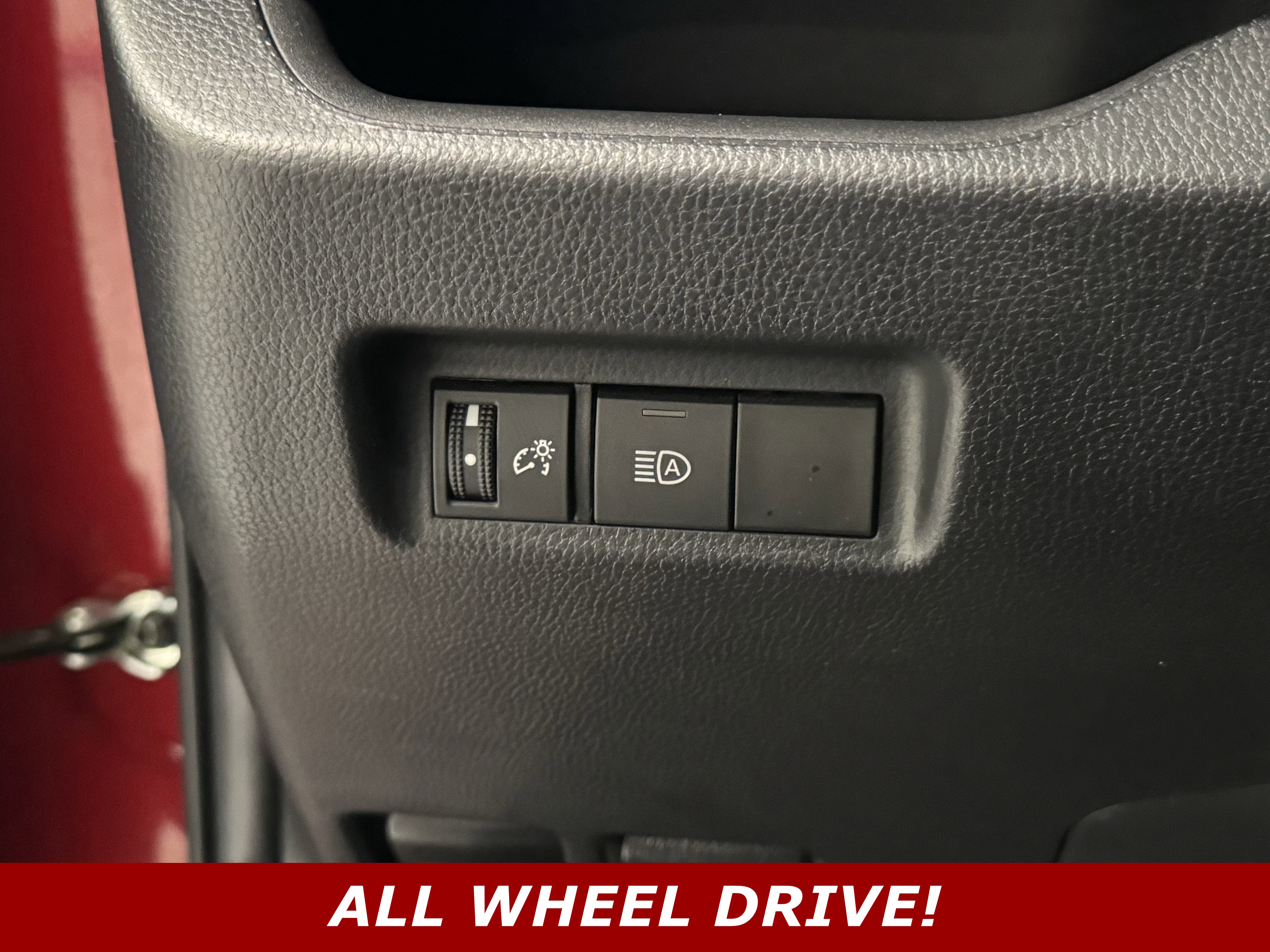 Used 2022 Toyota RAV4 LE image 5