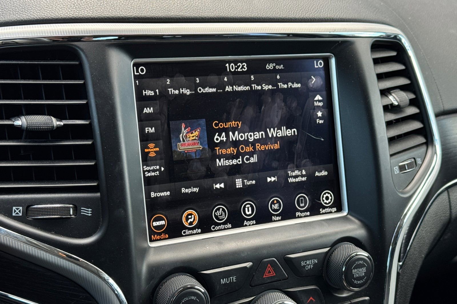 Used 2018 Jeep Grand Cherokee Summit w/ Platinum Series Group image 22