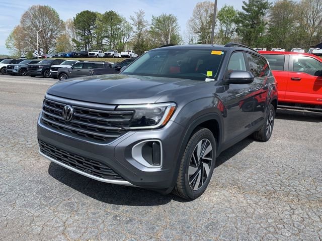 Used 2025 Volkswagen Atlas SE FWD image 4