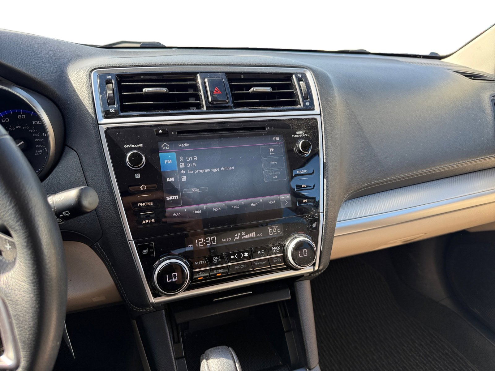 Used 2019 Subaru Outback 2.5i Premium image 12