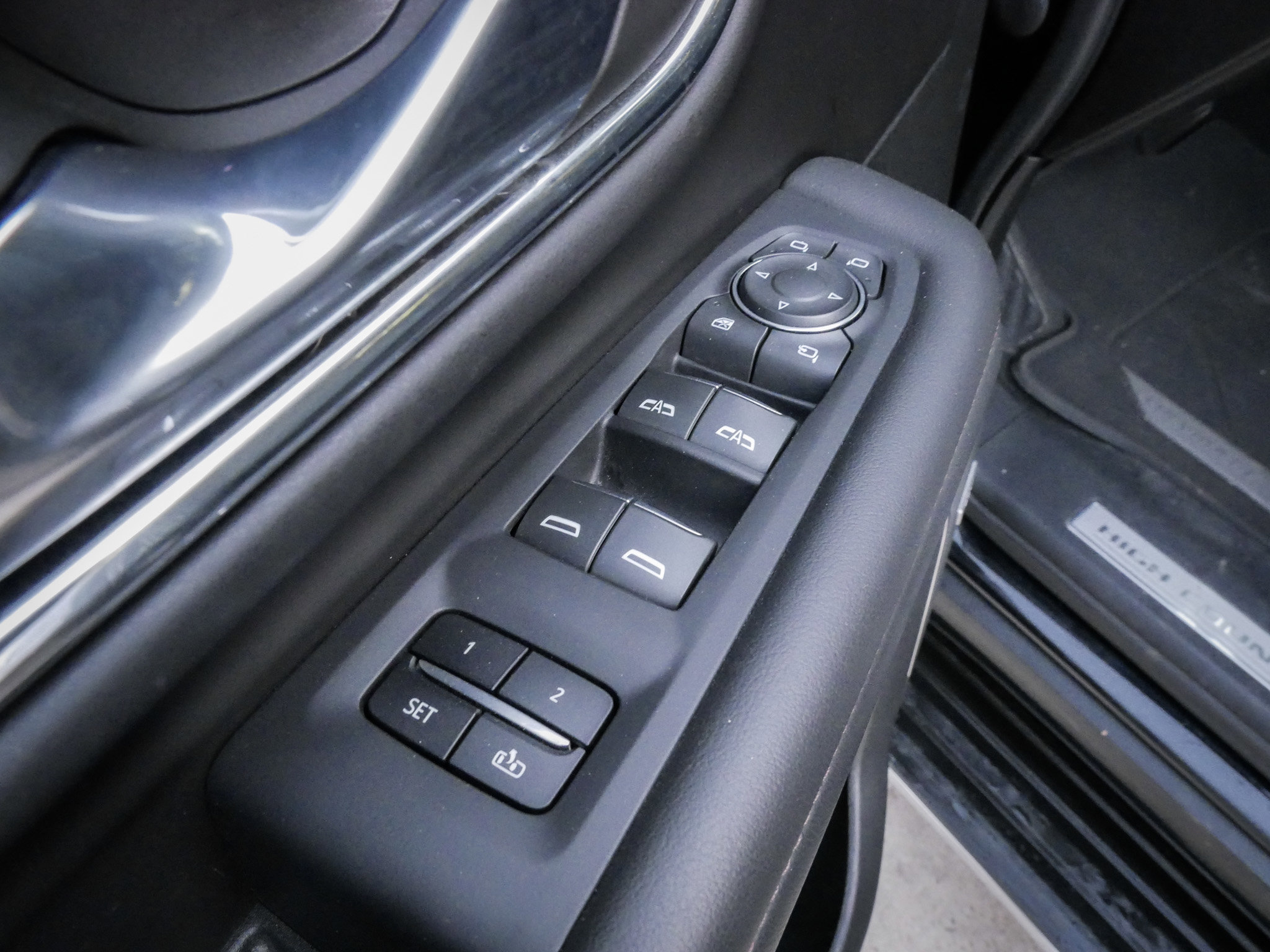 Used 2023 Chevrolet Tahoe High Country image 15