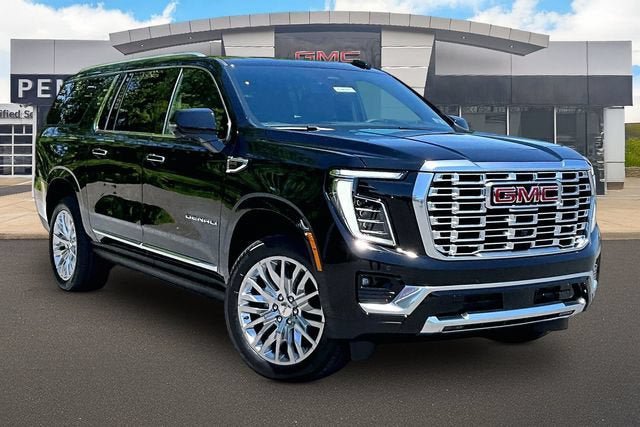 New 2026 GMC Yukon XL Denali w/ Sun & Power Step Package AWD/4WD image 2