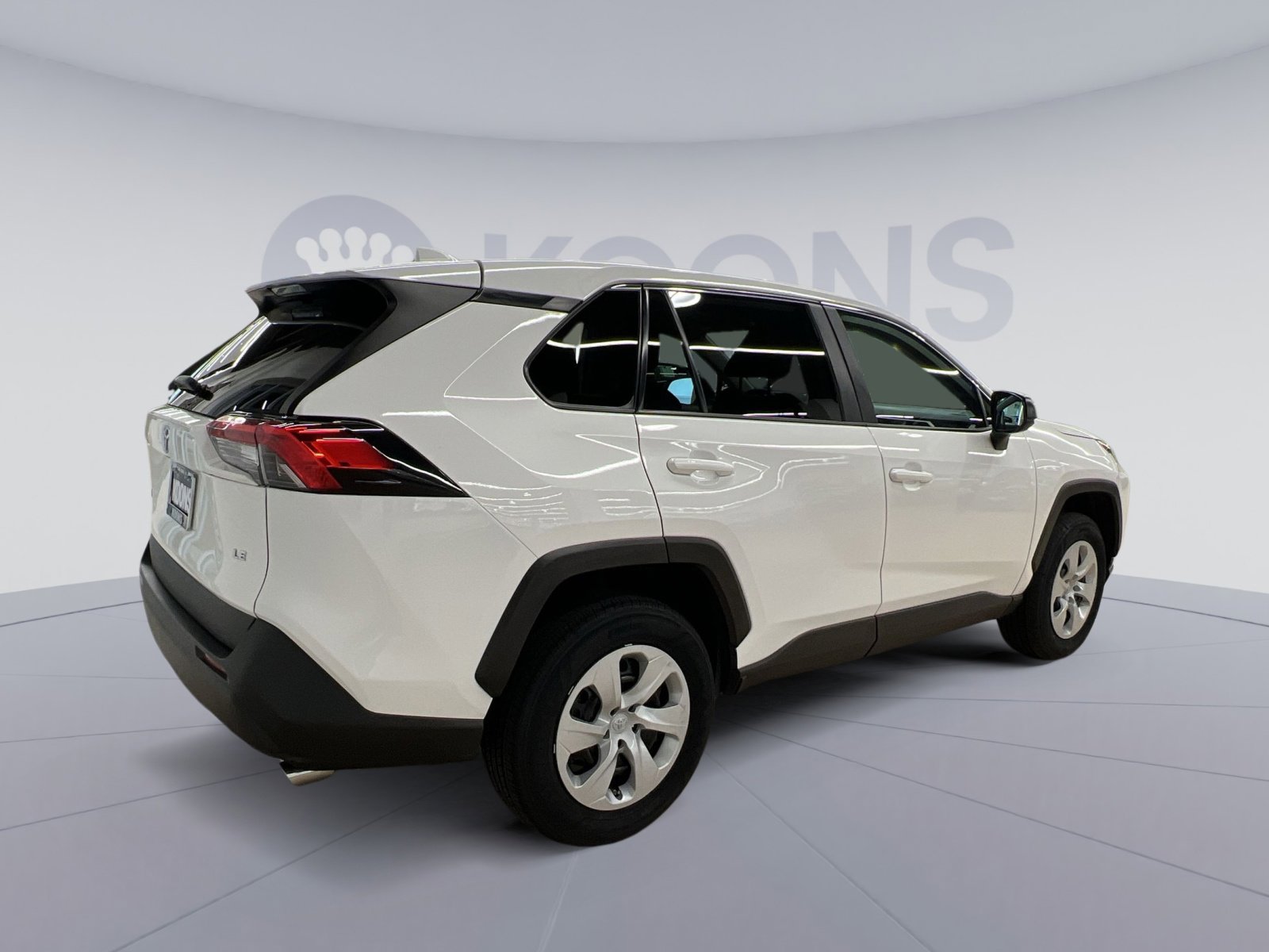 Used 2022 Toyota RAV4 LE image 5