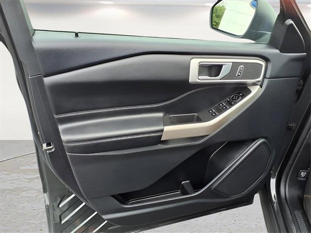 Used 2023 Ford Explorer XLT w/ Equipment Group 202A image 17