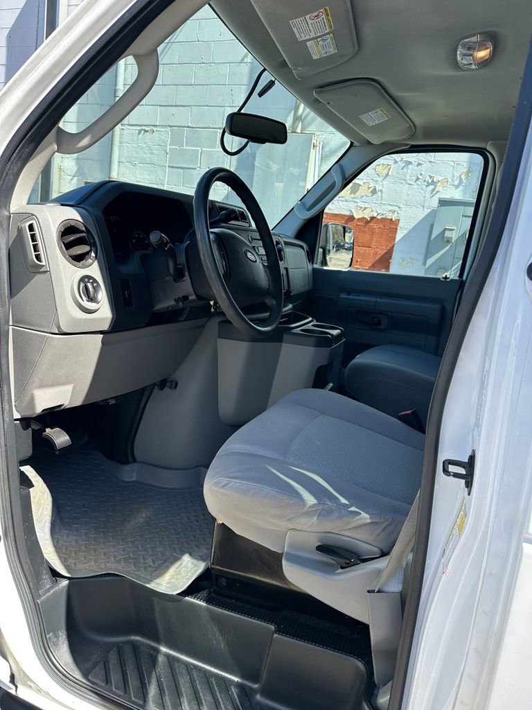 Used 2012 Ford E-350 and Econoline 350 XLT RWD image 10