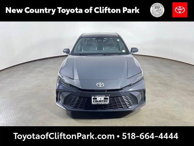 Used 2025 Toyota Camry SE w/ Convenience Package image 8