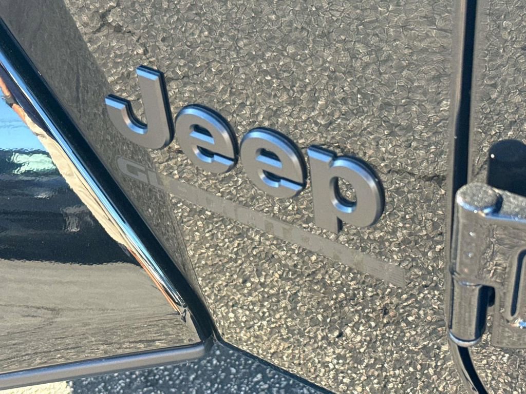 New 2025 Jeep Gladiator Sport AWD/4WD image 6