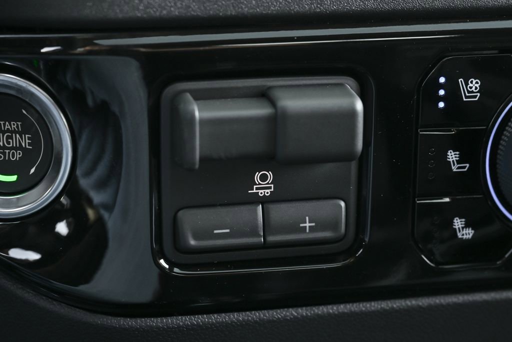 New 2026 Chevrolet Silverado 2500 LTZ w/ LTZ Convenience Package AWD/4WD image 31