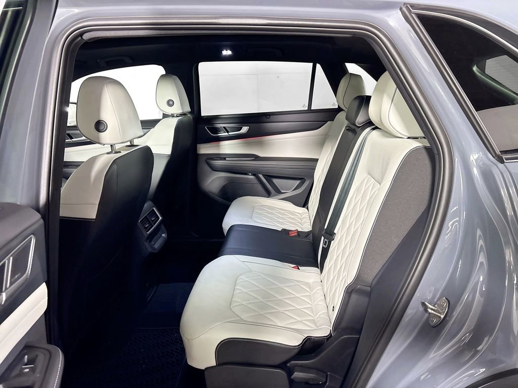 Used 2024 Volkswagen Atlas Cross Sport SEL Premium R-Line image 21