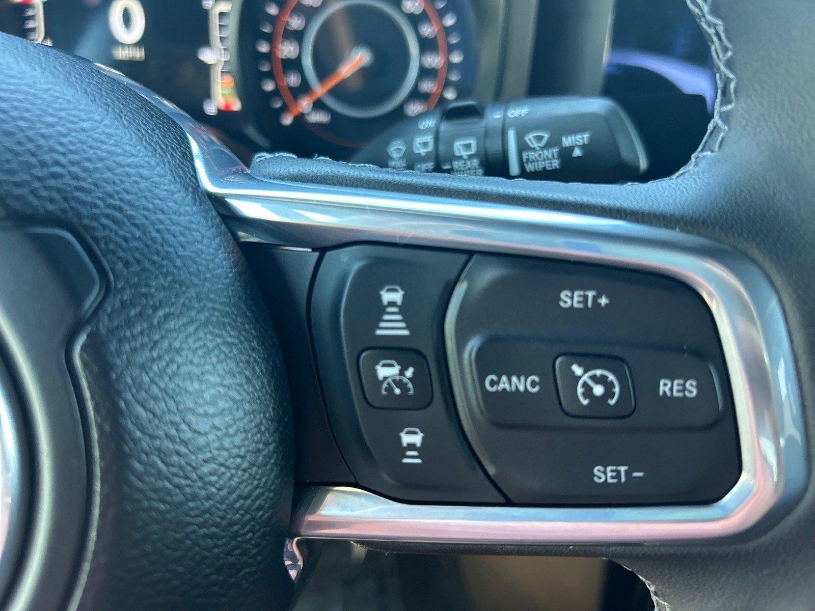 Used 2025 Jeep Wrangler Unlimited Sahara AWD/4WD image 24