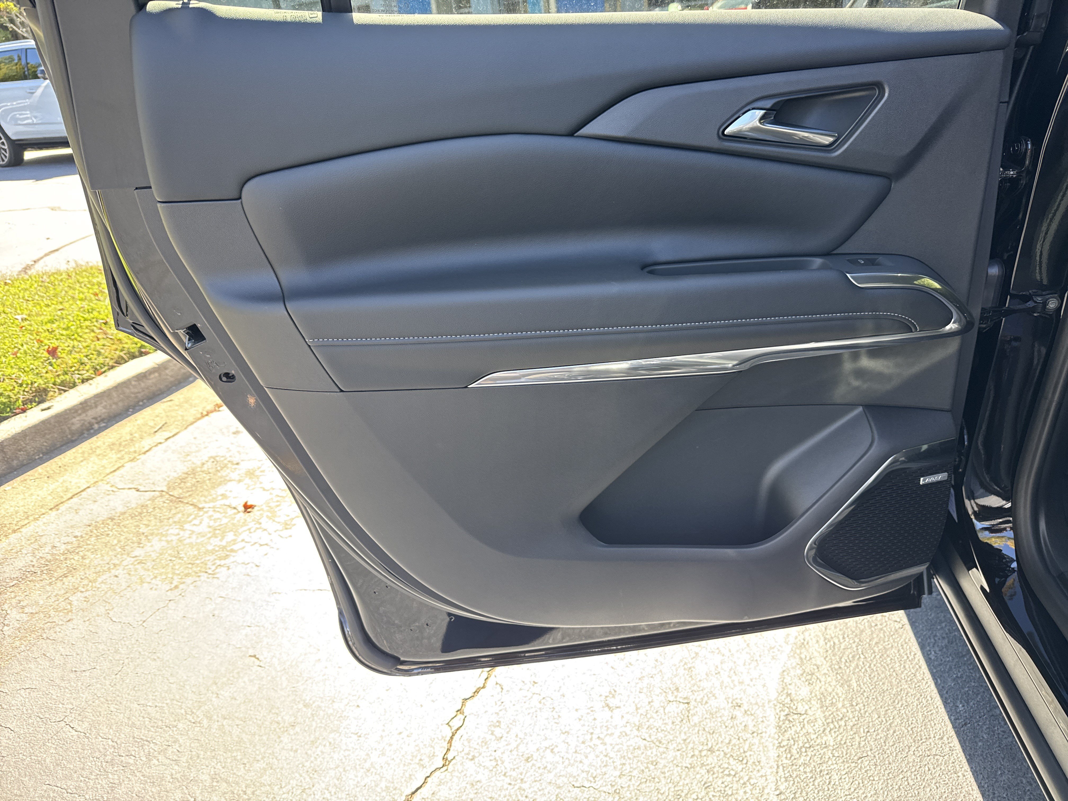 New 2027 Chevrolet Traverse LT w/ Enhanced Driving Package FWD image 23