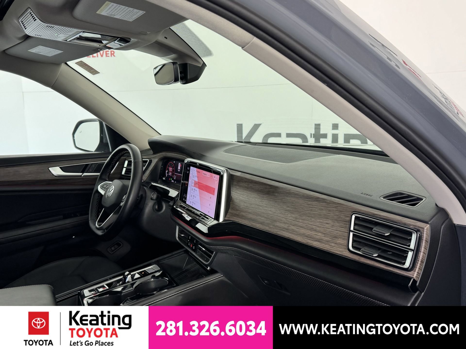 Used 2025 Volkswagen Atlas SEL AWD/4WD image 22