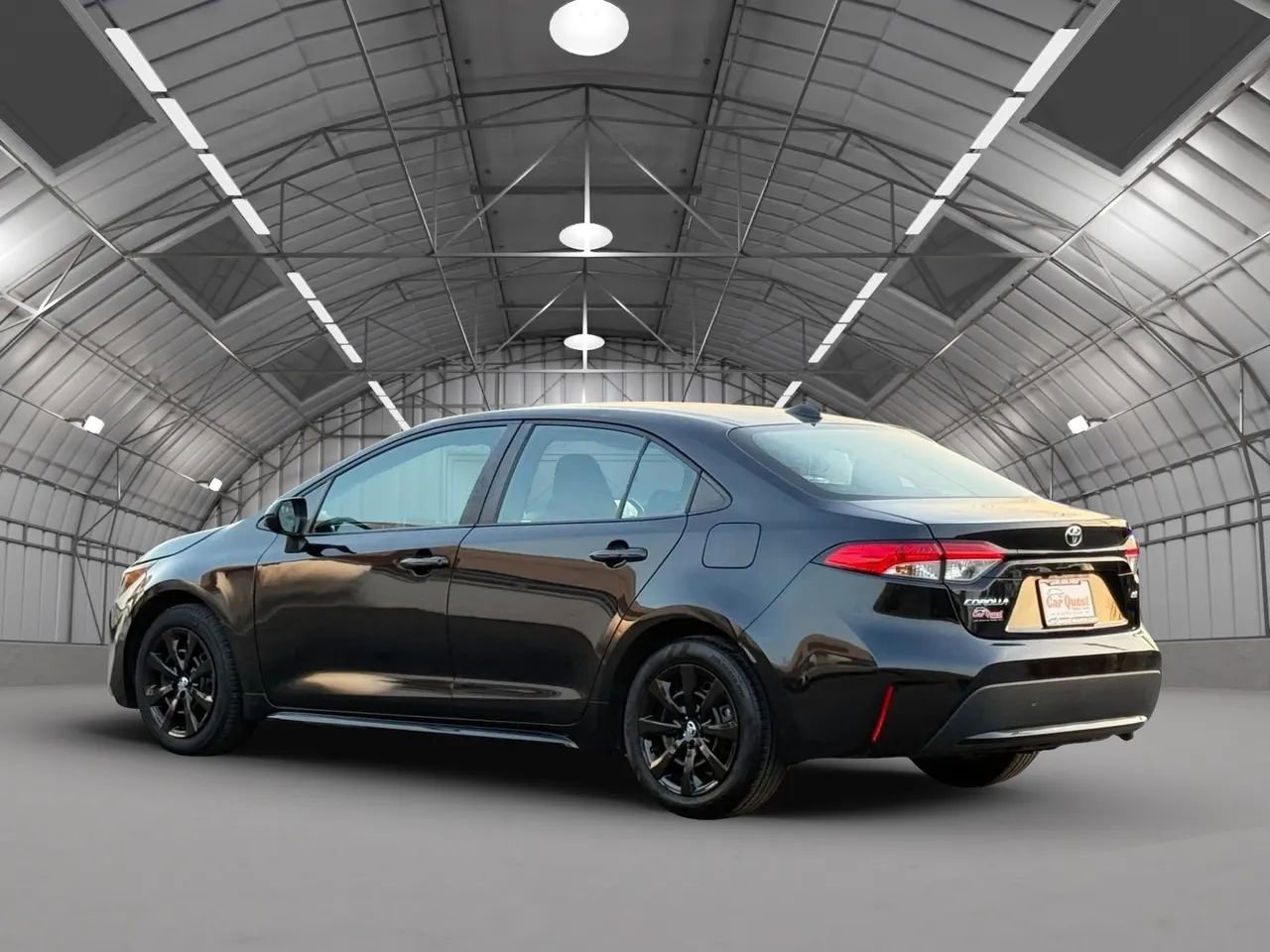 Used 2022 Toyota Corolla LE image 5