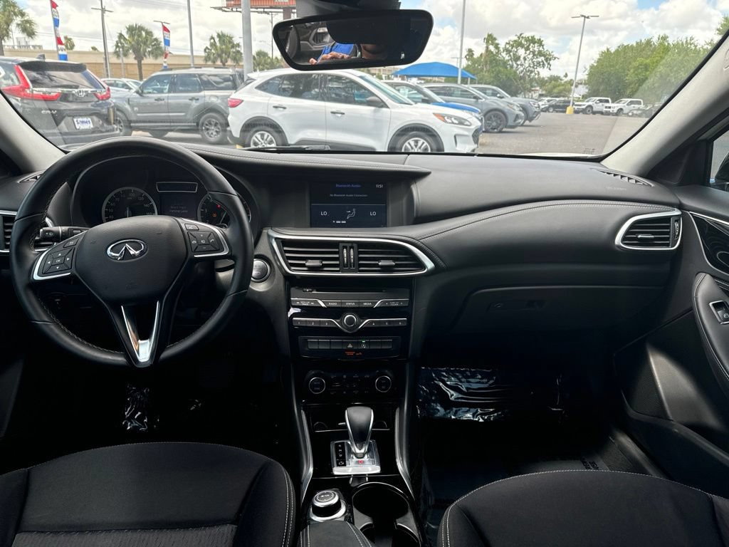 Used 2018 INFINITI QX30 FWD image 16