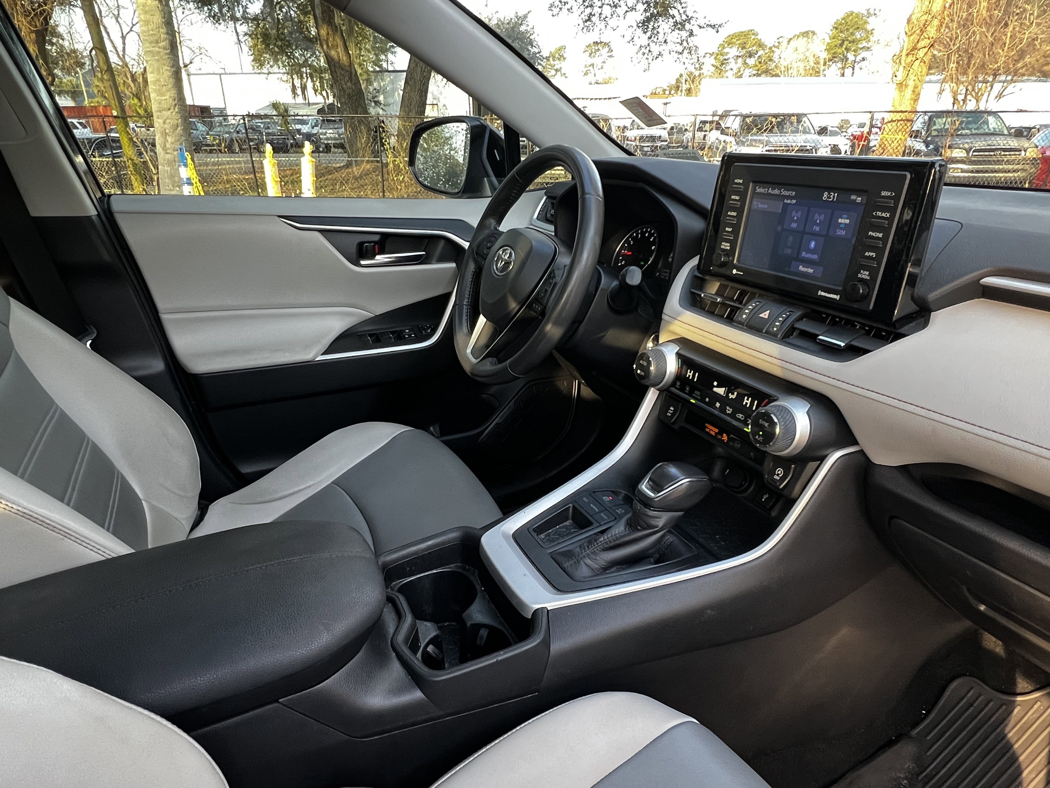 Used 2020 Toyota RAV4 XLE Premium image 49