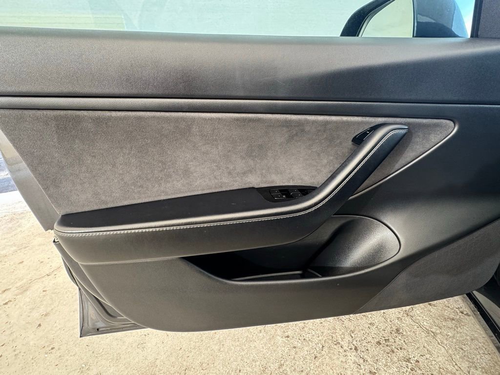 Used 2018 Tesla Model 3 Long Range image 21