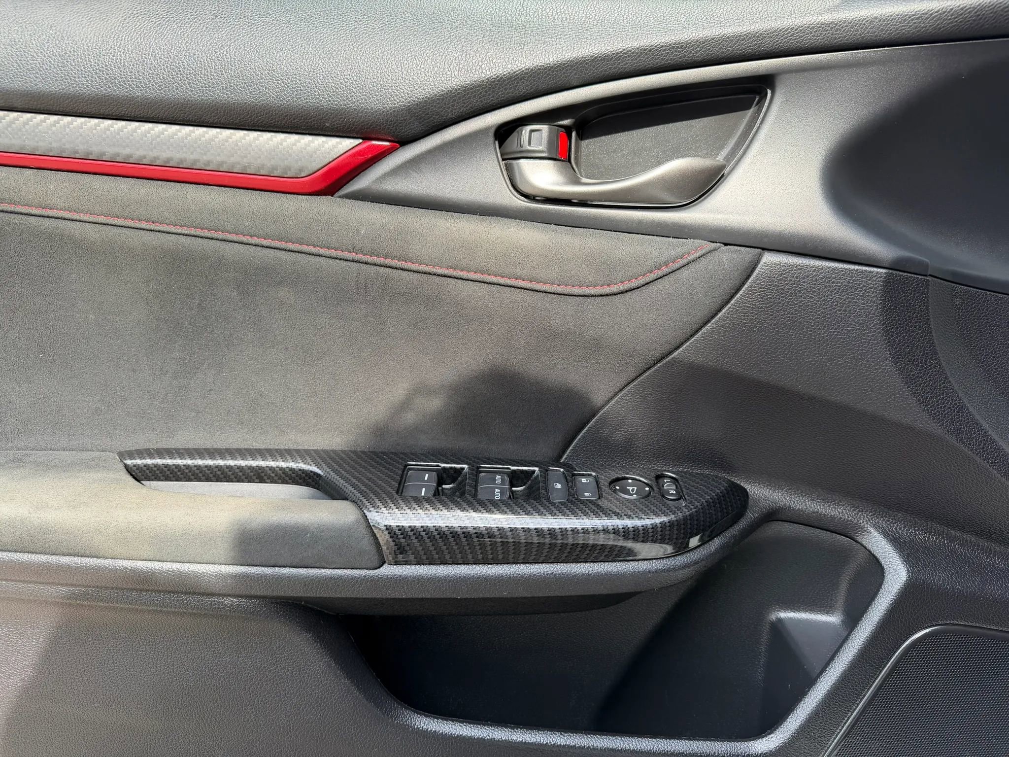 Used 2018 Honda Civic Type R image 9