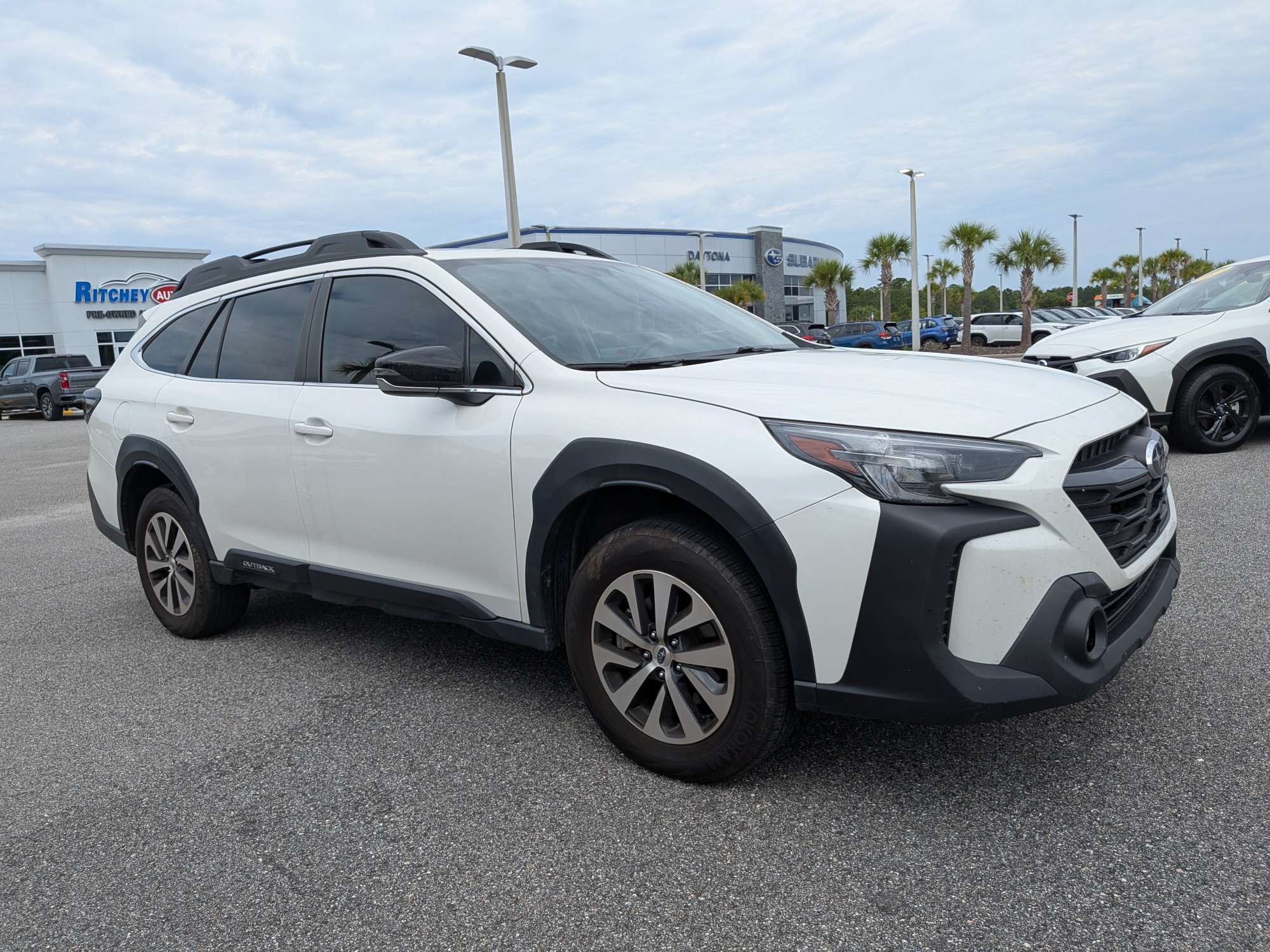 Certified 2024 Subaru Outback Premium AWD/4WD image 2