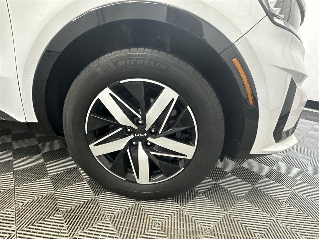 Used 2022 Kia Sorento EX w/ Panoramic Sunroof Package image 13