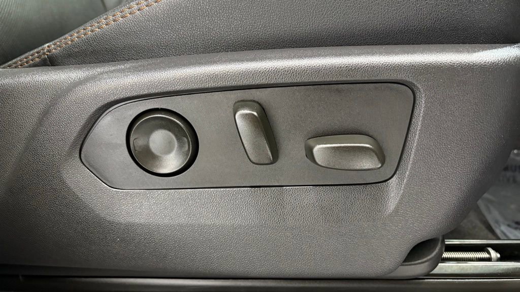 Used 2023 GMC Sierra 1500 AT4 w/ Technology Package image 23