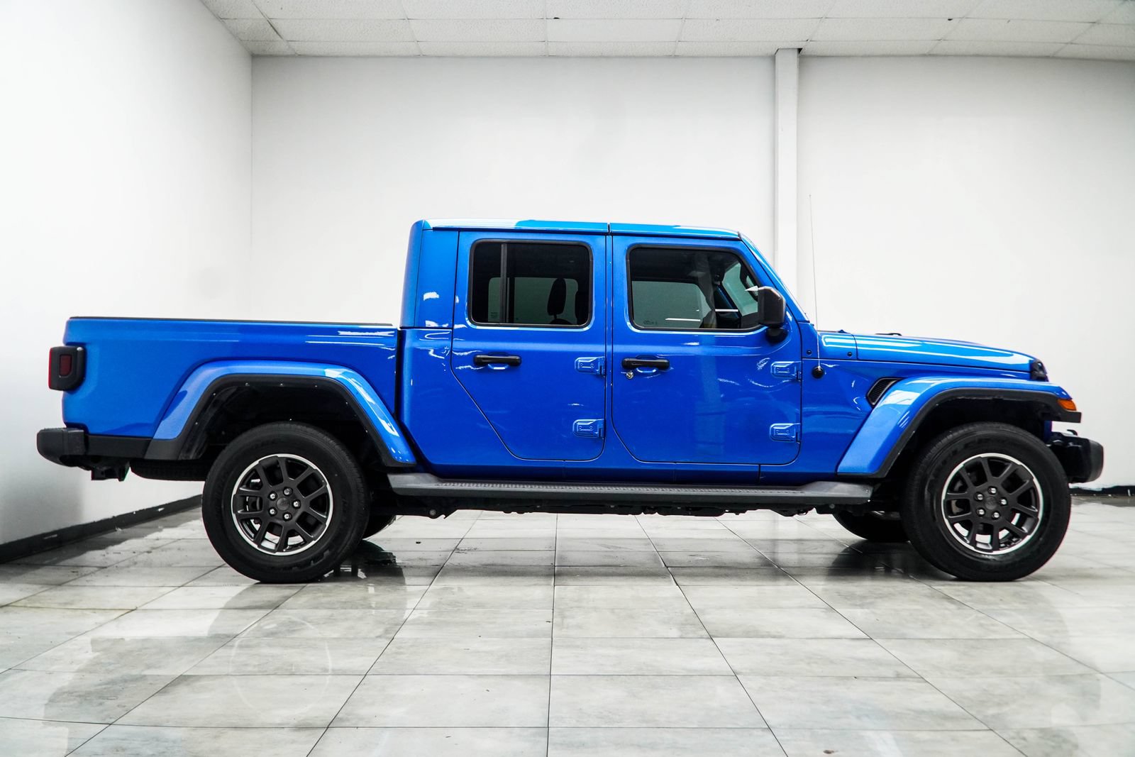 Used 2023 Jeep Gladiator Overland w/ Popular Equipment Package AWD/4WD image 8