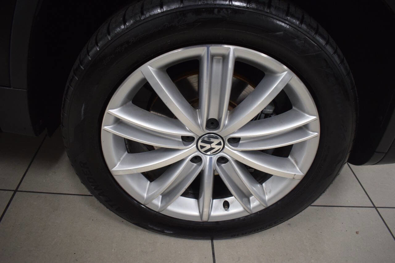 Used 2016 Volkswagen Tiguan SE image 16