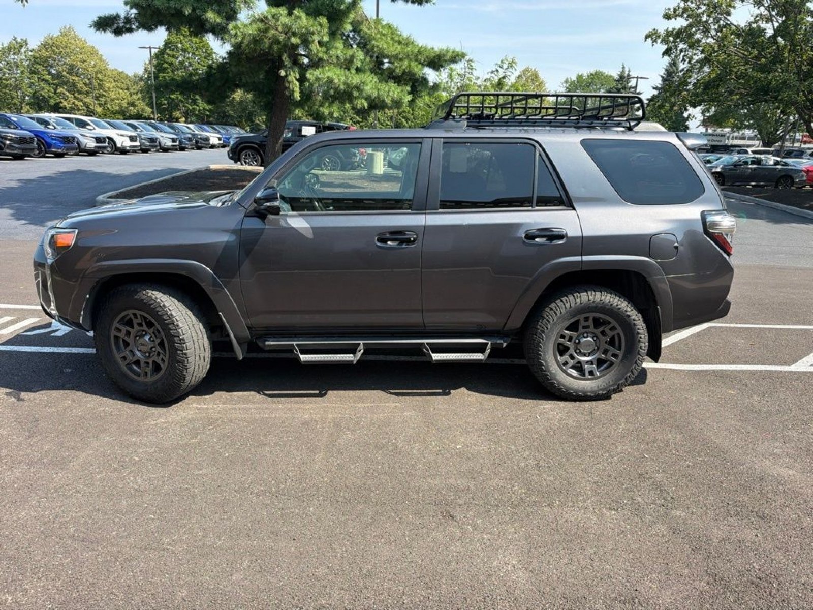 Used 2020 Toyota 4Runner Venture w/ Moonroof Package AWD/4WD image 8