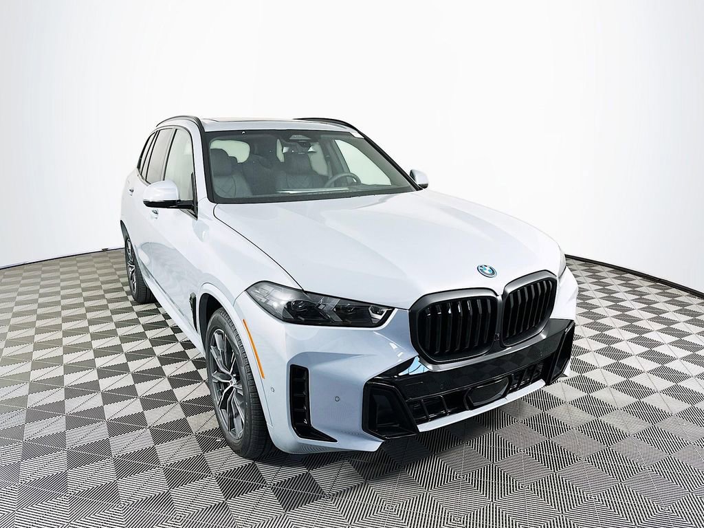 Used 2026 BMW X5 xDrive50e image 1