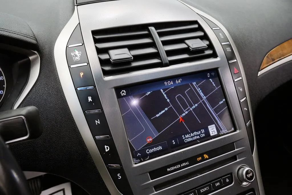 Used 2020 Lincoln MKZ Reserve w/ Elements Package FWD image 29