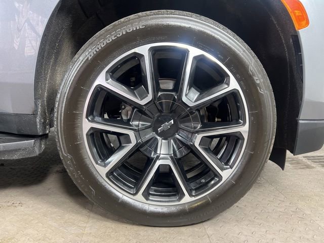 Used 2022 Chevrolet Tahoe RST w/ Luxury Package AWD/4WD image 9