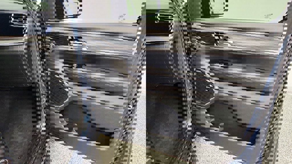 Used 2023 Jeep Wagoneer Series II w/ Premium Group I image 32