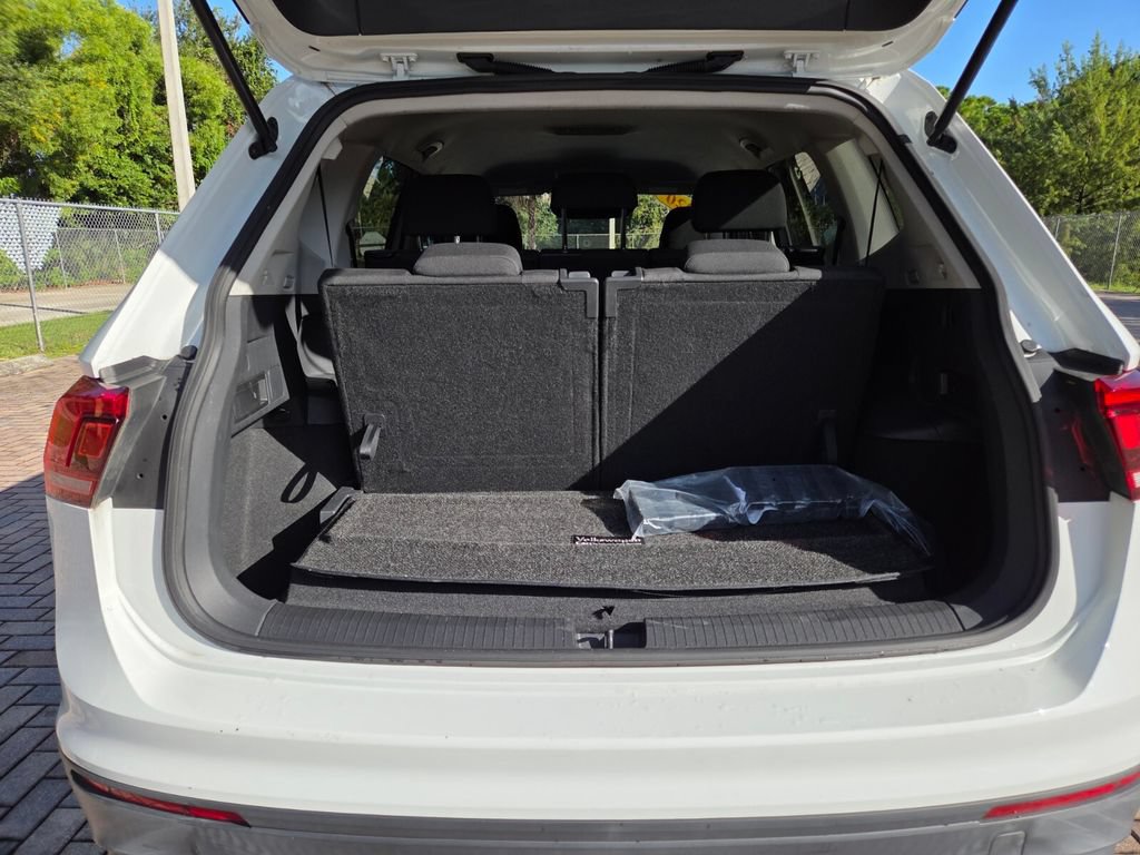 Used 2020 Volkswagen Tiguan S FWD image 19