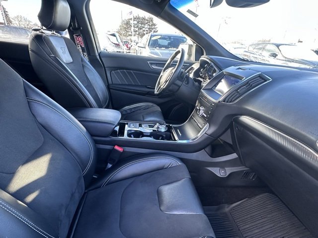 Used 2019 Ford Edge ST w/ Convenience Package image 16
