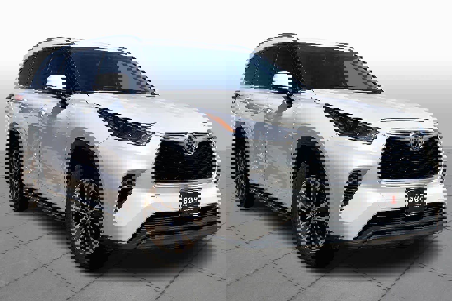 Used 2021 Toyota Highlander XLE AWD/4WD image 2