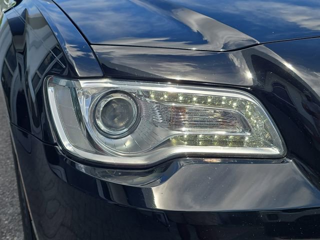 Used 2019 Chrysler 300 Touring L w/ Quick Order Package 22F image 10