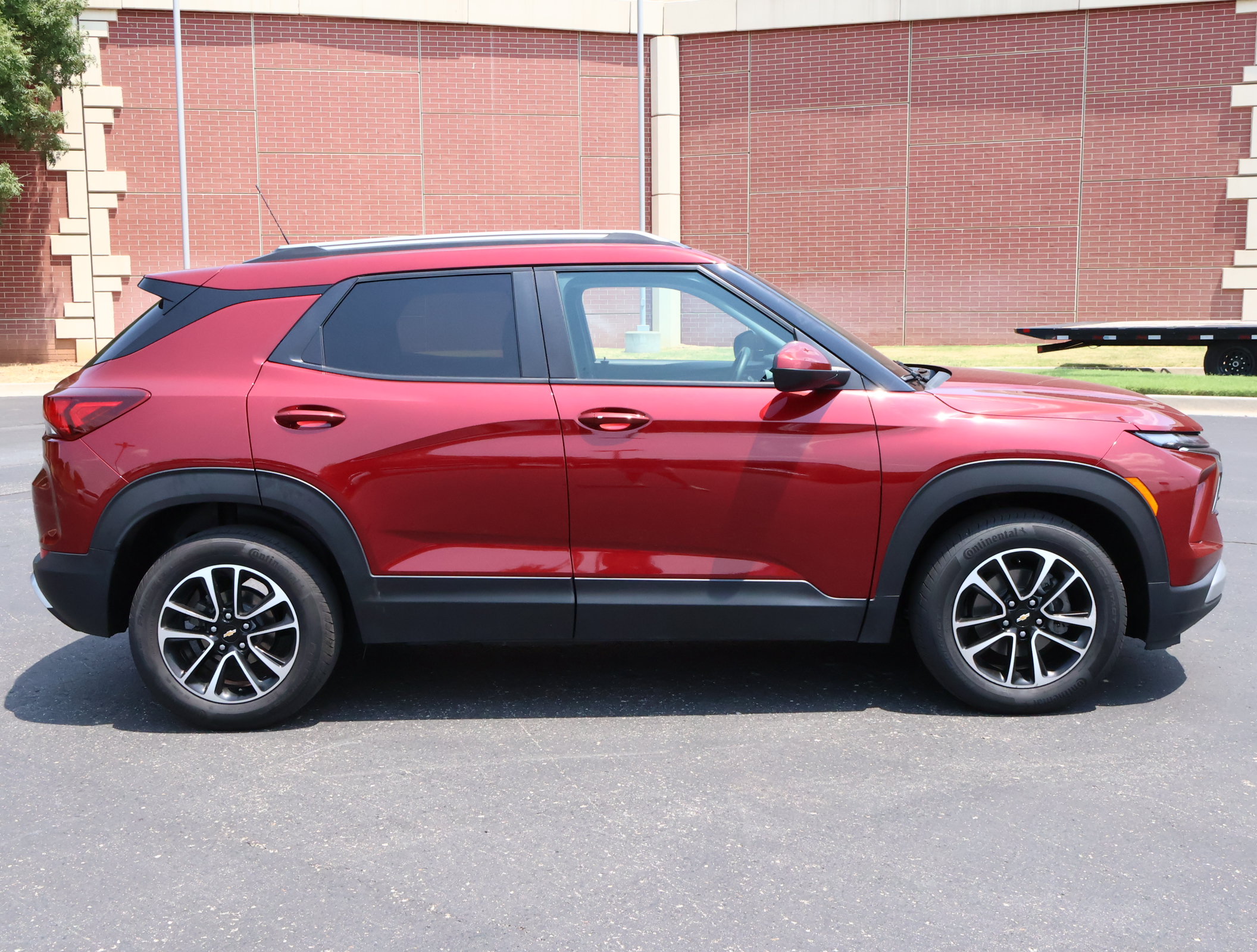Used 2024 Chevrolet TrailBlazer LT w/ LT Cold Weather Package FWD image 29