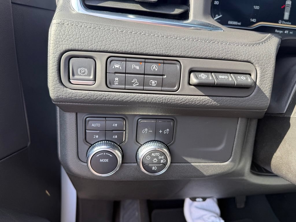 Used 2023 GMC Yukon Denali AWD/4WD image 15