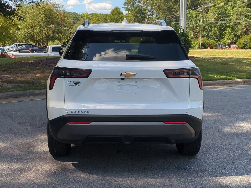 New 2026 Chevrolet Equinox LT w/ Safety and Technology Package FWD image 5