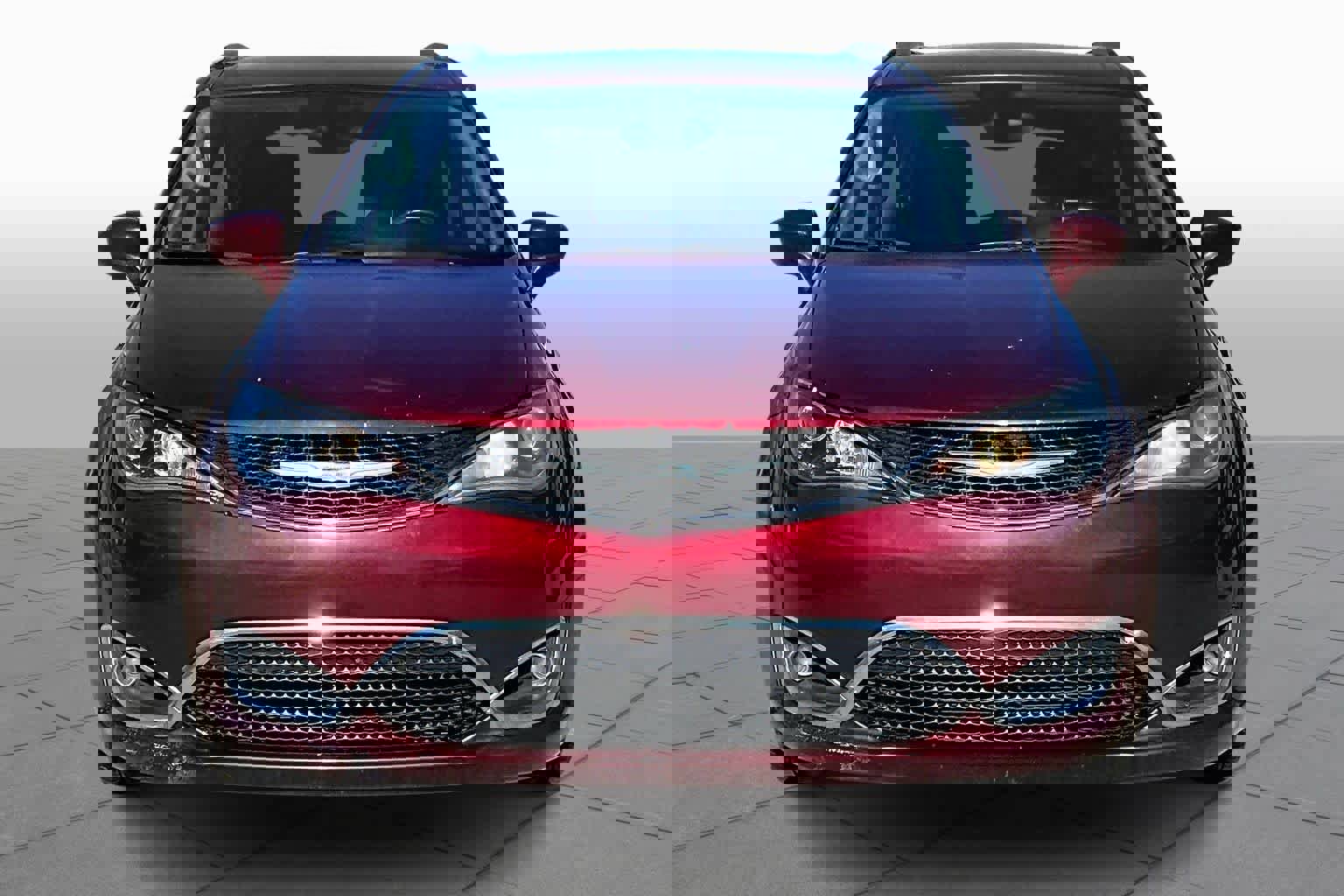 Used 2017 Chrysler Pacifica Touring-L image 3