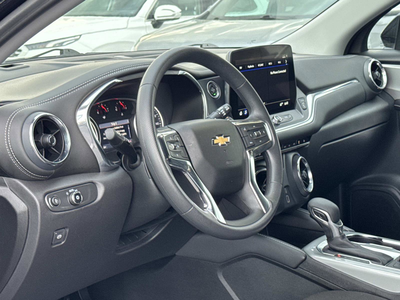 Used 2025 Chevrolet Blazer LT image 12